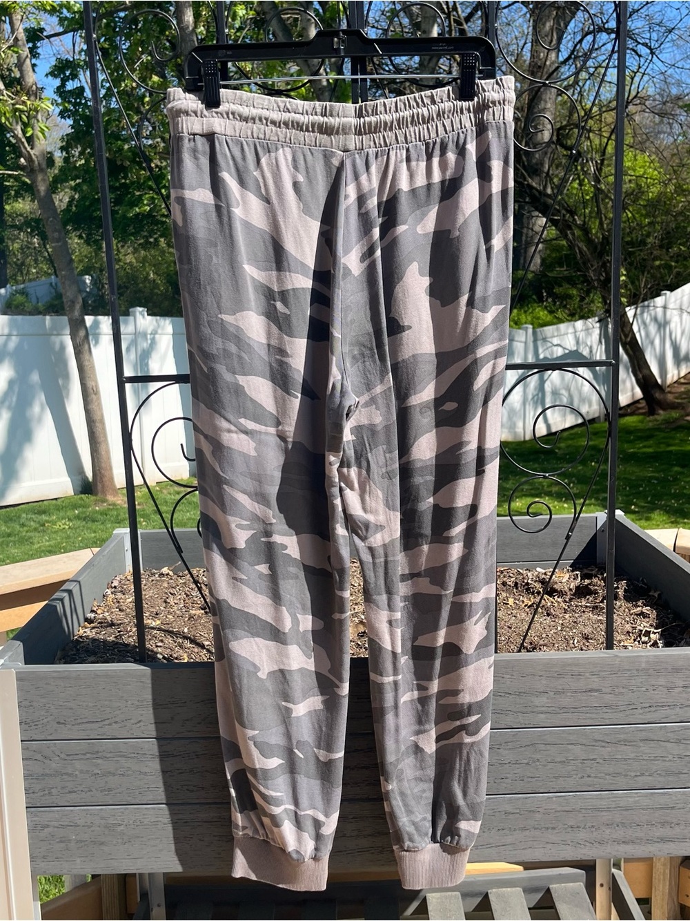 Splendid Women’s Gray Camo Casual Comfy Jogger High Rise Lounge Pants Size M - Picture 5 of 7